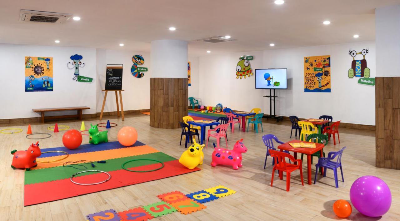 Hs Hotsson Hotel Ακαπούλκο Εξωτερικό φωτογραφία A classroom at the school