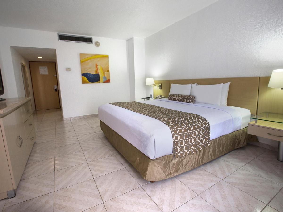 Hs Hotsson Hotel Ακαπούλκο Εξωτερικό φωτογραφία A room at the hotel